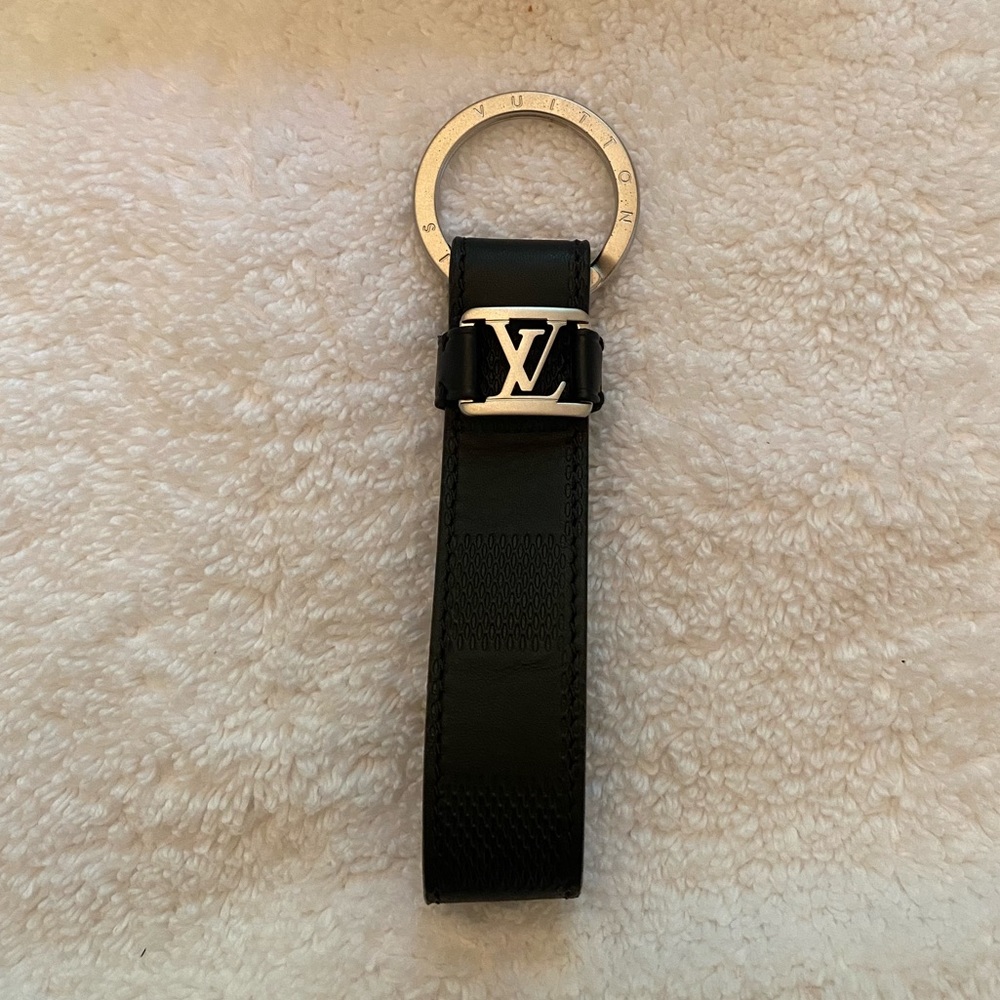 Louis Vuitton LV DRAGONNE KEY HOLDER